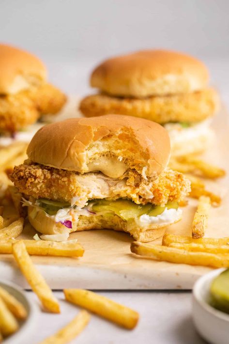 The Most Bomb Air Fryer Chicken Sandwich Air Fryer Chicken Sandwich, Lauren Fit Foodie, Low Carb Bun, Pickle Seasoning, Crispy Chicken Sandwiches, Macro Nutrition, Dill Pickle Chips, Two Buns, Sweet Potato Wedges