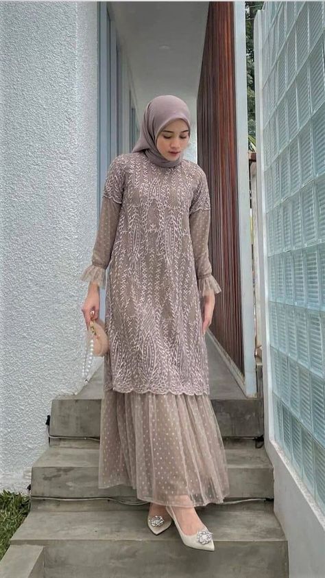 ootd oversize, kebaya pernikahan, baju pesta, outfit remaja, kebaya kondangan, gamis syar'i, outfit korean style, Model Dress Brokat Modern, Dress Brokat Modern, Model Dress Kebaya, Dress Muslim Modern, Kondangan Outfit, Kebaya Modern Dress, Tutorial Hijab Pashmina, Model Gamis, Dress Pesta