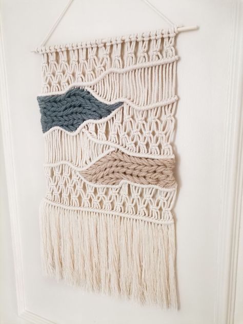 Macra Weave Wall Hanging, Macrame Weave Wall Hanging Tutorial, Macraweave Wall Hanging Tutorial, Macrame Wave Pattern, Functional Macrame, Macrame Wave, Pola Macrame, Weaving Loom Diy, Macrame Knots Tutorial