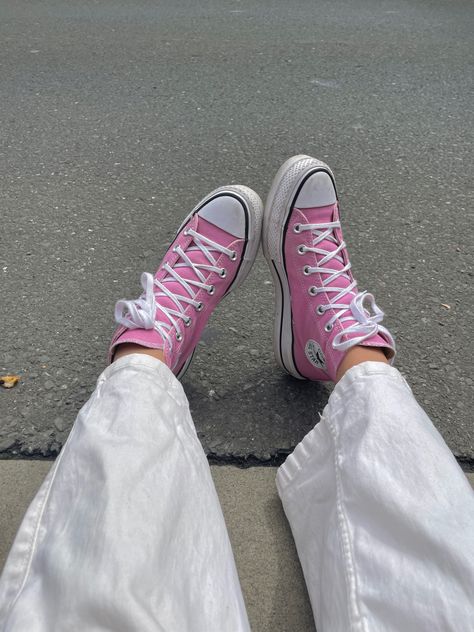 Pink All Star Outfit, Pastel Pink Converse, Pink Hightop Converse, Pink Converse Aesthetic, Bright Pink Converse, Converse All Star Pink, Purple Converse, Cute Converse Shoes, High Top Chucks