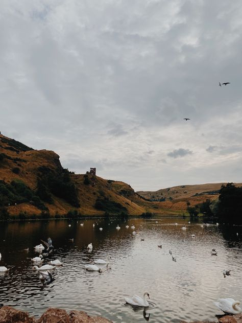 Fall In Edinburgh, Scotland Aesthetic Dark, Edinburgh Fall, Whimsigoth Autumn, Edinburgh Scotland Aesthetic, Edinburgh Autumn, Aesthetic Scotland, Edinburgh Aesthetic, Aviemore Scotland