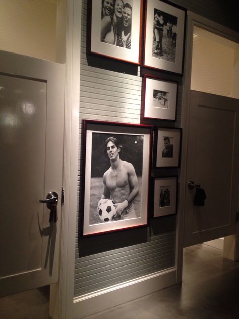 Abercrombie And Fitch Store Miami Abercrombie Store Interior, Hollister Store Interior, Abercrombie And Fitch Aesthetic, Abercrombie Fitch Aesthetic, Abercrombie And Fitch Store, Abercrombie Aesthetic, Hollister Store, Front Room Office, Austin House