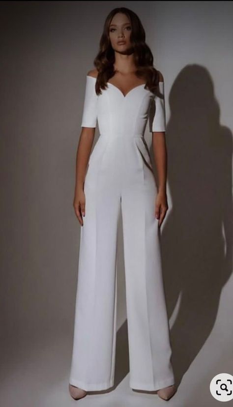 Civil Ceremony Dress, Graduation Vibes, White Jumpsuit Wedding, Skirt Streetwear, Stylish Wedding Dresses, Wedding Jumpsuit, Ceremony Dresses, Civil Ceremony, Graduation Outfit