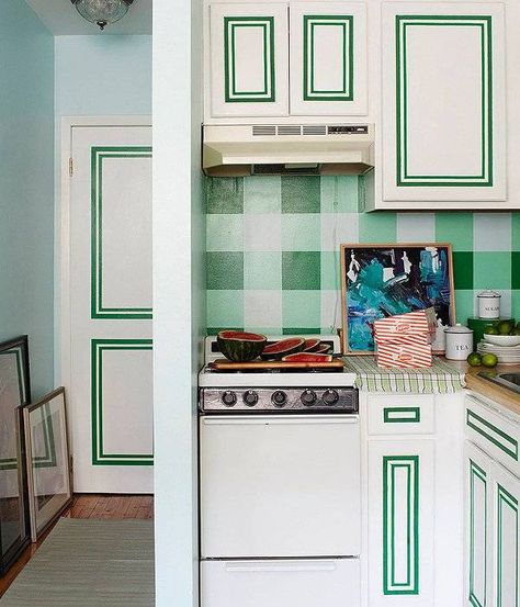 35 ways we're (still) using washi tape Washi Tape Wall, Backsplash With Dark Cabinets, Popular Kitchen Designs, Farmhouse Backsplash, Rental Kitchen, Small Kitchens, Ikea Hacks, Subway Tile, Apartment Ideas