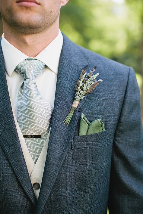 Blue And Greenery Wedding, Greenery Wedding Ideas, Navy Blue Groom, Groomsmen Grey, Green Wedding Bouquet, Navy Blue Bridesmaids, Popular Wedding Colors, Elegant Wedding Shoes, Greenery Wedding Decor