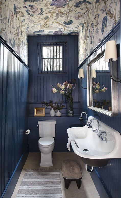 Seattle Interior Design, Small Downstairs Toilet, Toilet Room Decor, Downstairs Toilet, Downstairs Bathroom, Hus Inspiration, Bath Remodel, Dream House Decor, Blue Walls