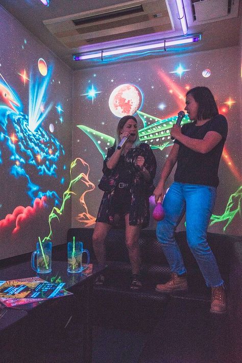 Ultimate Summer Bucket List, Karaoke Bar, Karaoke Night, Karaoke Room, Tokyo Disneysea, Karaoke Party, Cute Date Ideas, Birthday Party Theme Decorations, Summer Plans