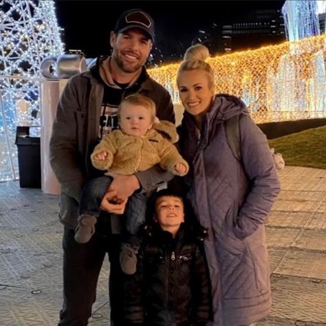 Carrie Underwood👑💃🏼 (@slaycarrieu) posted on Instagram • Dec 6, 2020 at 9:27pm UTC Carrie Underwood Mike Fisher, Carrie Underwood Family, Mike Fisher, Carrie Underwood Pictures, Beautiful Voice, Carrie Underwood, Day Of My Life, Hollywood Stars, Future Baby