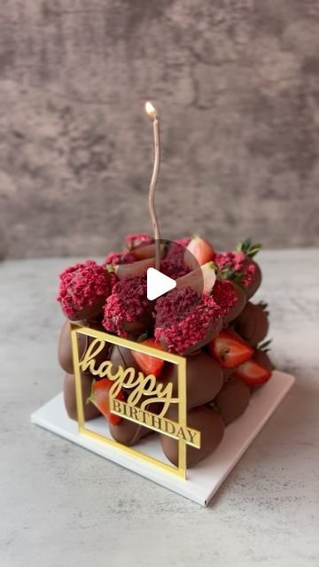 Berryccino ® on Instagram: "STRAWBERRY CAKE 🍓

Trend of 2024

Consists of 27 strawberries, chocolate of your choice (milk chocolate in the video)

Can be decorated with fresh berries, flowers (also freeze-dried)🌸

Price starts at $100, depending on the decorations❤️

Shelf life is 24 hours in the refrigerator❄️

To be inspired by: @lamour_de_fraise 

#ChocolateCoveredStrawberries #StrawberryCake #ChocolateLovers #DessertIdeas #HomemadeDesserts #SweetTreats #BakingLove #berryccino" Trendy Cake Designs 2024, Trending Desserts 2024, Chocolate Covered Strawberries Tower, Birthday Cake With Strawberries, Decorated Strawberries, Chocolate Covered Strawberries Cake, Fruit Cake Decoration, Trending Cakes, Trendy Desserts