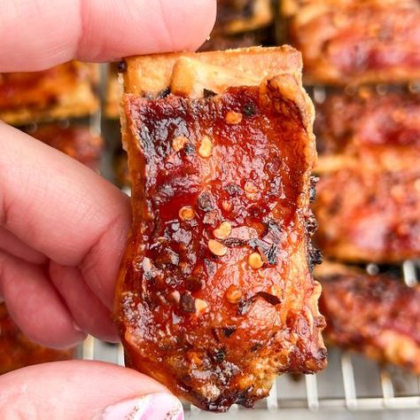 Parmesan Candied Bacon Crackers - Bad Batch Baking - Restaurant Copycat Recipes & Family Favorites Candied Bacon Crackers, Bacon Crackers, Bacon Cracker, Bacon Wrapped Chicken Bites, Batch Baking, Club Crackers, Restaurant Copycat, Bacon Appetizers, Crowd Pleasing Appetizers