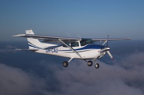 Cessna 172 Microlight Aircraft, Cessna 172 Skyhawk, Cessna Aircraft, Planes Trains Automobiles, Light Aircraft, Cessna 172, Small Aircraft, Aircraft Mechanics, Airplane Flying