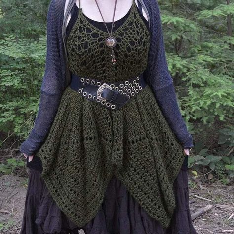 Cozy Hobbies, Crochet Hobby, Ren Faire Outfits, Strega Fashion, Knot Tattoo, Romantic Aesthetic, Hobby Ideas, Crocheting Ideas, Crochet Dresses