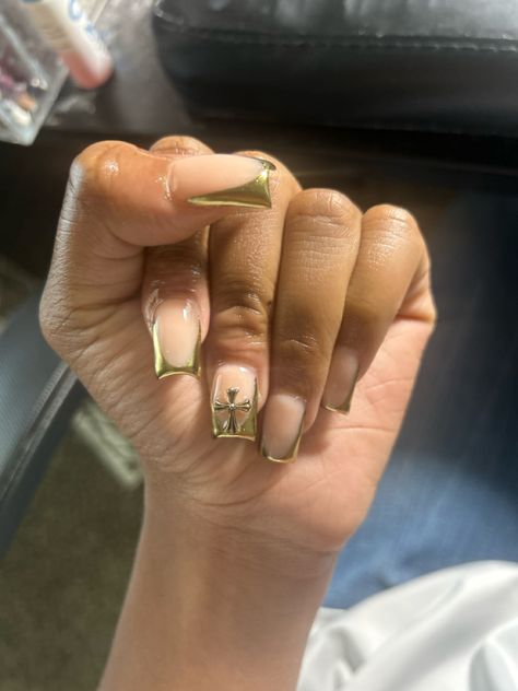 Gold Nails With Charms, Gold Chrome French Tip Nails, French Tip Nails With Charms, Gold Chrome French Tip, Chrome French Tip Nails, Chrome French Tip, Nails With Charms, Gold French Tip, Chrome French