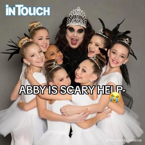 Abby and the kids Dance Moms Comics, Dance Moms Group Dances, Dance Moms Memes, Dance Moms Moments, Cheer Photography, Dance Moms Maddie, Dance Moms Cast, Dance Moms Pictures, Moms Funny