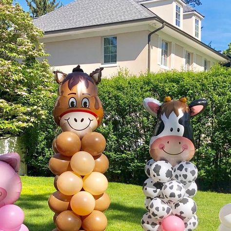 Farm Balloon Arch, Farm Balloon Garland, Cow Balloons, Barn Birthday Party, Pig Balloon, Horse Balloons, Balloon Pillars, Balloon Tree, Farm Theme Birthday