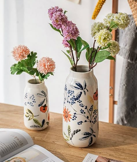 Vase Art Drawing, Canvas Aesthetic Painting, Planter Decoration, Aesthetic Painting Ideas On Canvas, On Canvas Painting Ideas, Flower Vase Ceramic, Aesthetic Painting Ideas, Diy Pottery Painting, Handmade Ceramics Pottery