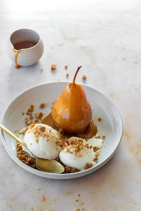 Chai-Poached Pears with Spiced Hazelnut Oat Crumble and Caramel Sauce Recipe. Delicious and shockingly easy dessert recipe for fall, Thanksgiving, or holiday parties! #pears #poachedpears #fall #autumn #thanksgiving #dessert #caramelsauce #chai #chaispiced #oatcrumble #hazelnuts Poached Pears Recipe, Fine Dining Desserts, Pear Dessert, Gourmet Food Plating, Thanksgiving Desserts Easy, Caramel Recipes Sauce, Oat Crumble, Autumn Food, Poached Pears