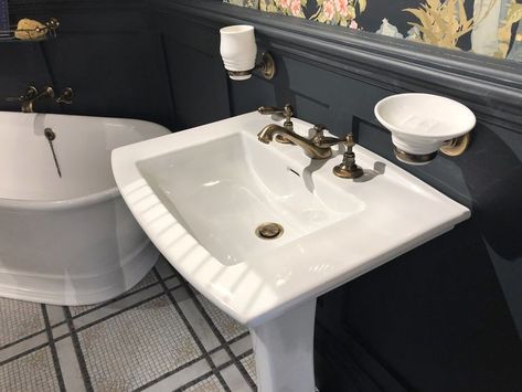 Hide Pedestal Sink, Sink Bathroom Design, Under Bathroom Sink Storage, Pedestal Sink Storage, Vintage Bathroom Sinks, Under Bathroom Sinks, Bathroom Countertop Storage, Bathroom Organization Under Sink, Organization Under Sink