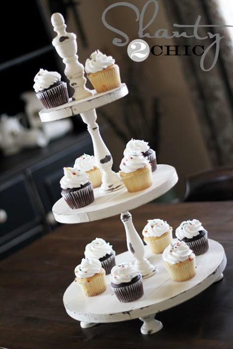 DIY cupcake tower - this is so neat to have to sit on the counter when i would make cupcakes. Shanty Chic, Diy Cupcake Stand, Diy Cake Stand, Diy Cupcake, Cake And Cupcake Stand, Shanty 2 Chic, Super Saturday, Diy Cupcakes, Kreg Jig