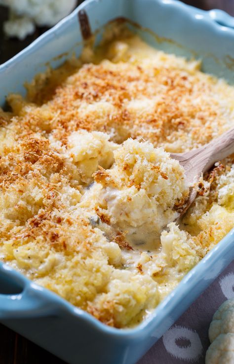 Creamed Cauliflower- a creamy and cheesy vegetarian casserole with a buttery breadcrumb topping. Creamed Cauliflower, Vegetarian Casserole Recipes, Vegetarian Casserole, Cauliflower Casserole, Creamy Cauliflower, Crumb Topping, Cauliflower Recipes, Delicious Vegetarian, Side Recipes