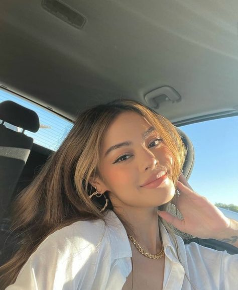 Blogger Poses, Car Selfies, Car Selfie, Lily Maymac, Mirror Selfie Poses, Selfie Poses Instagram, Banh Mi, Insta Pictures, Model Poses Photography