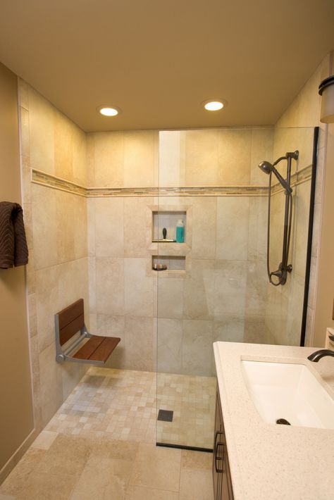 11 Ideas to Fix a Small Cramped Bathroom or Shower – Innovate Building Solutions Nationwide Cleveland Columbus Roll In Showers, Doorless Shower, Window In Shower, Accessible Bathroom, Shower Installation, Shower Pan, Bathroom Remodel Shower, Bad Design, Tiny Bathroom