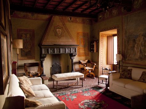 Medieval Home Decor, Chateaux Interiors, Castles Interior, Medieval Houses, Bedroom Images, Condo Living, Gothic Decor, Rustic Living Room, Luxury Living Room