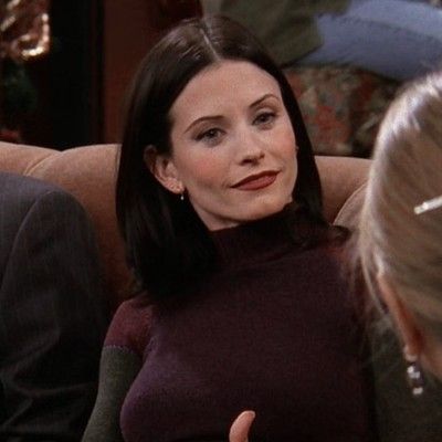 Monica Hairstyles, Monica Friends, Monica Gellar, Rachel Green Friends, Monica Geller, 90s Hairstyles, Model Inspo, Cut My Hair, Friend Outfits