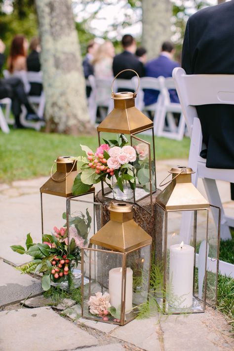 Romantic Gold Ceremony Lanterns Gold Wedding Ceremony Decor, Lantern Wedding Ceremony, Summer Wedding Centerpieces, Wedding Assistant, Rapunzel Wedding, Lanterns Wedding, Gold Wedding Centerpieces, Navy Blue And Gold Wedding, Lilac Wedding Bouquet