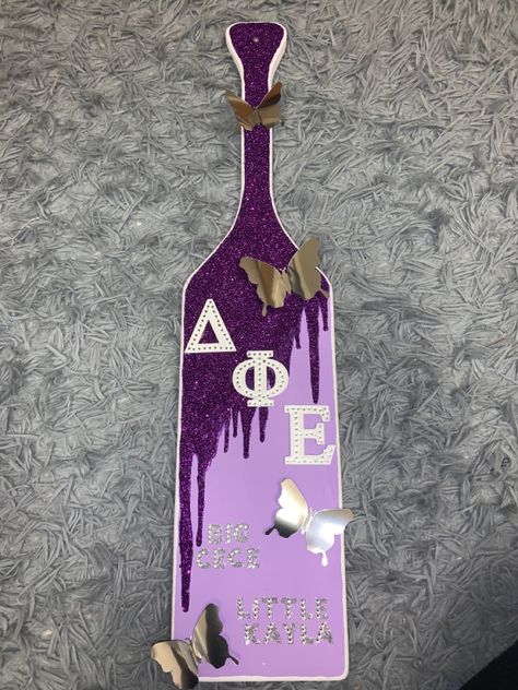 Purple Paddle Sorority, Butterfly Paddle Sorority, Big Little Sorority Paddles, Frat Paddles, Sorority Paddles Ideas, Paddle Sorority Big, Greek Paddles Sorority, Paddle Sorority, Paddles Sorority