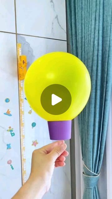 Arianne Silva • Pedagoga on Instagram Balloon Diy Crafts, Ballon Crafts, Ballon Diy, Balloon Experiment, Hot Air Balloon Craft, Diy Hot Air Balloons, Paper Cup Crafts, Garden Crafts For Kids