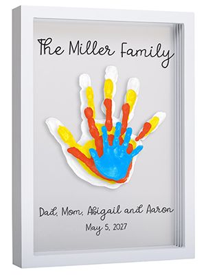 Handprint Frame, Handprint Artwork, Family Handprint, Family Hand Prints, Family Bonding Activities, Frame Diy, Diy Artwork, Mum Birthday Gift, Tiny Prints