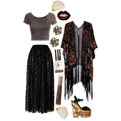 I think my style would be considered "Bohemian Goth" -TylerMarie Bohemian Goth, Hippie Goth, Look Boho Chic, Mode Hippie, Estilo Hippie, Witch Fashion, Witchy Fashion, Mode Boho, Bohol