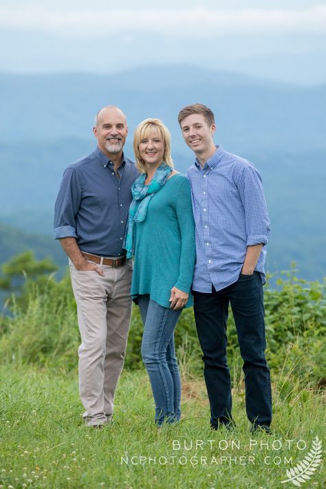 Mother Father And Son Photos, Studio Family Pictures, 23 Photoshoot, Poses Family, Smith Family, Jones Family, Family Poses, Photography Poses Family, Family Photo Pose