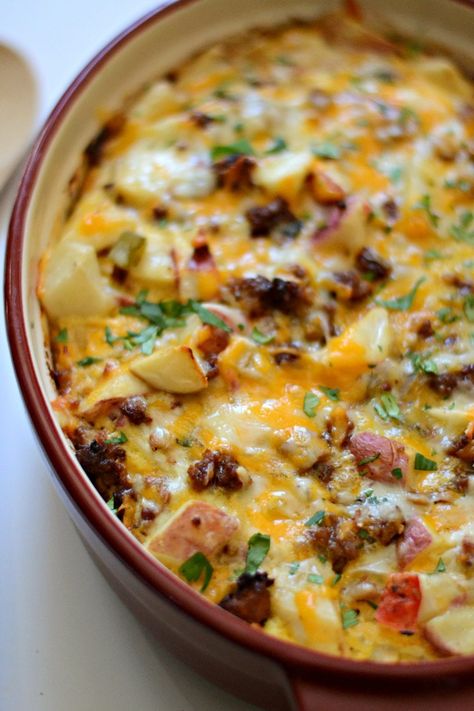 Sausage Recipes Potatoes, Potato Egg Casserole, Breakfast Egg Casserole Recipes, Sausage Egg Breakfast Casserole, Potatoes And Sausage, Sausage Egg Casserole, Egg Potato, Easy Breakfast Casserole Recipes, Breakfast Potato Casserole