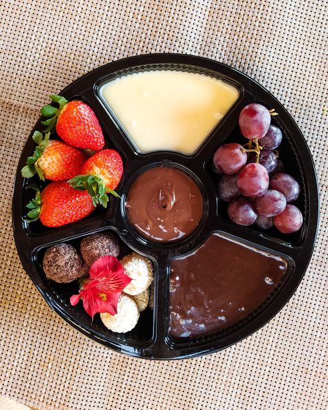 Fondue na petisqueira Patty Cakes, Chocolate Fondue, Acai Bowl, Bowl, Fruit, Ethnic Recipes, Cake, Pins