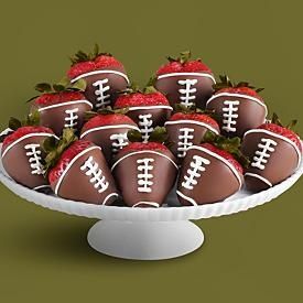 Football Strawberries, Healthy Superbowl Snacks, Bowl Party Food, Superbowl Appetizers, Look Festival, Superbowl Party Food, Look Short, Super Bowl Food, Elsa Peretti