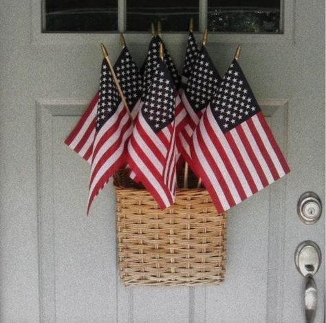 Friday Favorites starts with the Front Door - Nesting With Grace Diy Patriotic Wreath, Patriotic Diy, Fourth Of July Decorations, Summer Deco, Independance Day, Fourth Of July Decor, Diy Outdoor Decor, Patriotic Crafts, American Flags