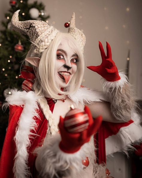 Krampus Cosplay Female, Krampus Inspired Outfit, Krampus Party Ideas, Scary Christmas Costume, Lady Krampus Costume, Female Krampus Cosplay, Krampus Costume Women, Krampus Makeup Women, Krampus Outfit