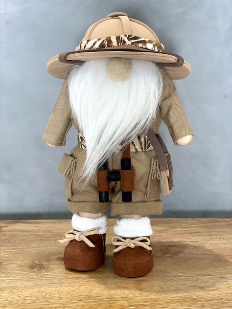 Diy Standing Gnome, Character Gnomes, No Sew Gnome, Craft Gnomes, Safari Tour Guide, Themed Gnomes, Sock Gnomes, Gnome Crafts, Handmade Gnomes