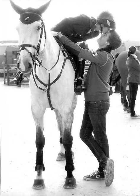 Equestrian couple photo Equestrian Aesthetic, Equestrian Lifestyle, Horse Crazy, Horse Equestrian, Equestrian Life, Equine Photography, Horse Life, Cute Horses, Pretty Horses