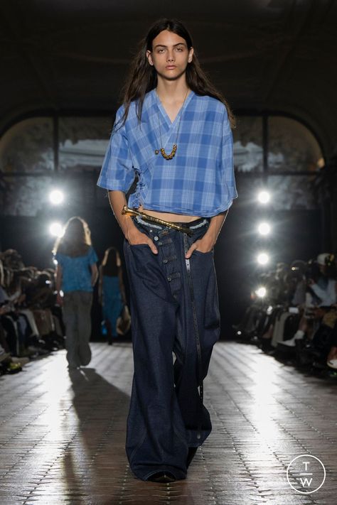 Bra Tricks, Paris Fashion Week Men, Paris Fashion Week Runway, The Void, Embellished Jeans, Runway Trends, Denim Trends, Sport Chic, Women Shirts Blouse