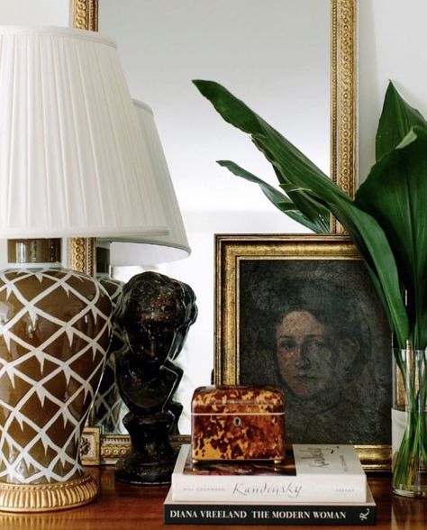 Dissecting the Details: Anne Wagoner Beautiful Settings, Vignette Styling, Vignette Design, Nancy Meyers, Inspiring Interiors, Home Luxury, Tabletop Decor, West Indies, Eclectic Decor