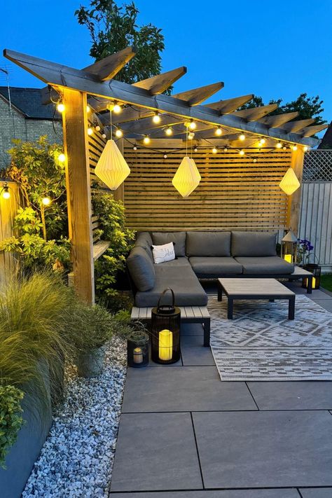 Cozy Backyard Ideas, Pergola Corner, Beautiful Pergola, Pub Garden, Corner Pergola, Small Pergola, Small Garden Landscape, Garden Goals, Bar Outdoor