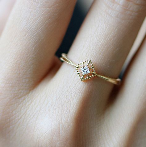 Color Engagement Rings, Engagement Rings Simple, Solitaire Bands, Romantic Rings, Gold Color Ring, Colored Engagement Rings, Simple Engagement Rings, Dream Engagement, Girl Jewelry