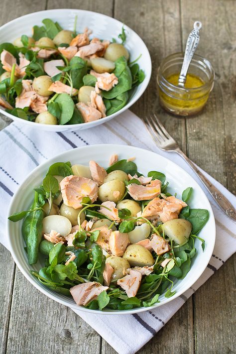 Quick and simple warm salmon and new potato salad with a lemon, honey & mustard dressing. New Potato Salad, Cooking Tofu, Salmon Potato, Healthy Food Guide, Lemon Honey, Warm Salad, Watercress Salad, How To Cook Asparagus, Seafood Salad