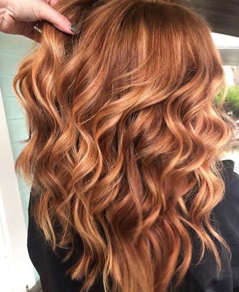 Red Copper Hair Color Balayage, Ginger Hair With Money Piece, Copper Hair With Shadow Root, Golden Copper Hair, Copper Blonde Balayage, Carpenter Aesthetic, Red Copper Hair Color, Spring Skin, Chocolate Hair