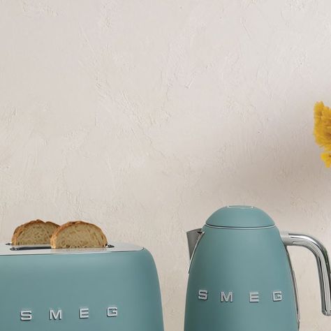 SMEG South Africa on Instagram: "Fall in love! We’ve added a velvety smooth, emerald green matte finish to our iconic range of kettles and toasters🥰 Chic, understated and inspired by the serenity of nature, it’s a stylish limited edition you won't want to miss✨ #Smeg #Colour #EmeraldGreen #InstaStyle" Smeg Matte, Green Smeg, Toasters, To Miss, Emerald Green, Mint Green, Fall In Love, South Africa, Insta Fashion