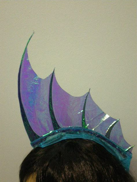 Mer-hawk - Iridescent Blue Fin (hey, @Courtney Baker Baker Skipper , don't you need a new costume? BE A MERMAID OMG) Mermaid Accesories, Carnaval Kids, Musical Makeup, Seahorse Costume, Under The Sea Costumes, Sea Creature Costume, The Little Mermaid Musical, Nemo Costume, Sea Costume