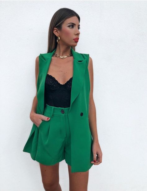 Outfit Sastrero, Outfit Semi Formal Mujer, Short Sastrero, Birthday Party Outfit Women, Outfit Navidad, Corset Top Outfit, Formal Chic, Party Outfits For Women, Fiesta Outfit